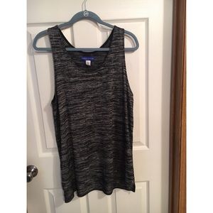 SLEEVELESS BLOUSE